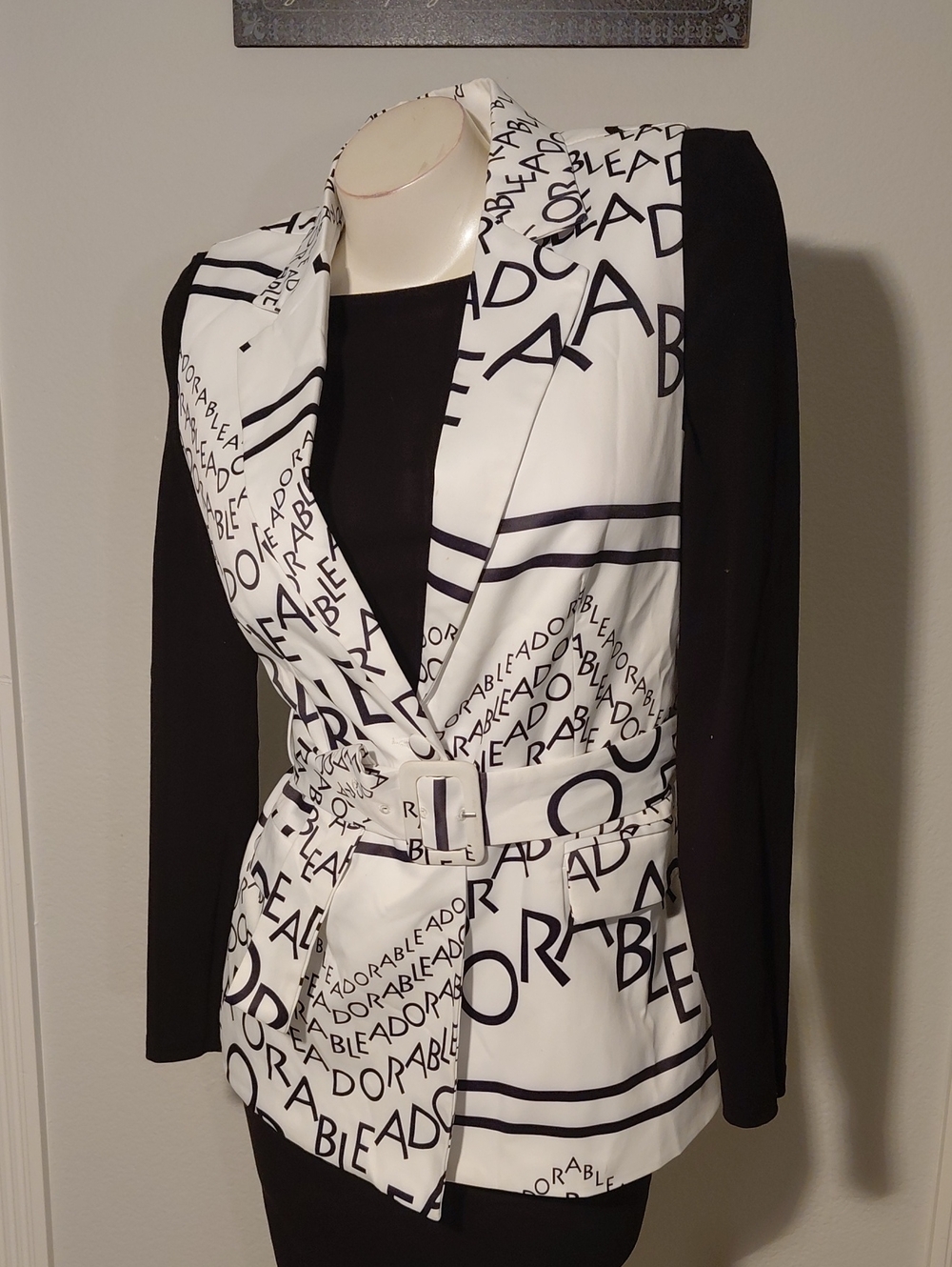 OVI Black/White Script Vest